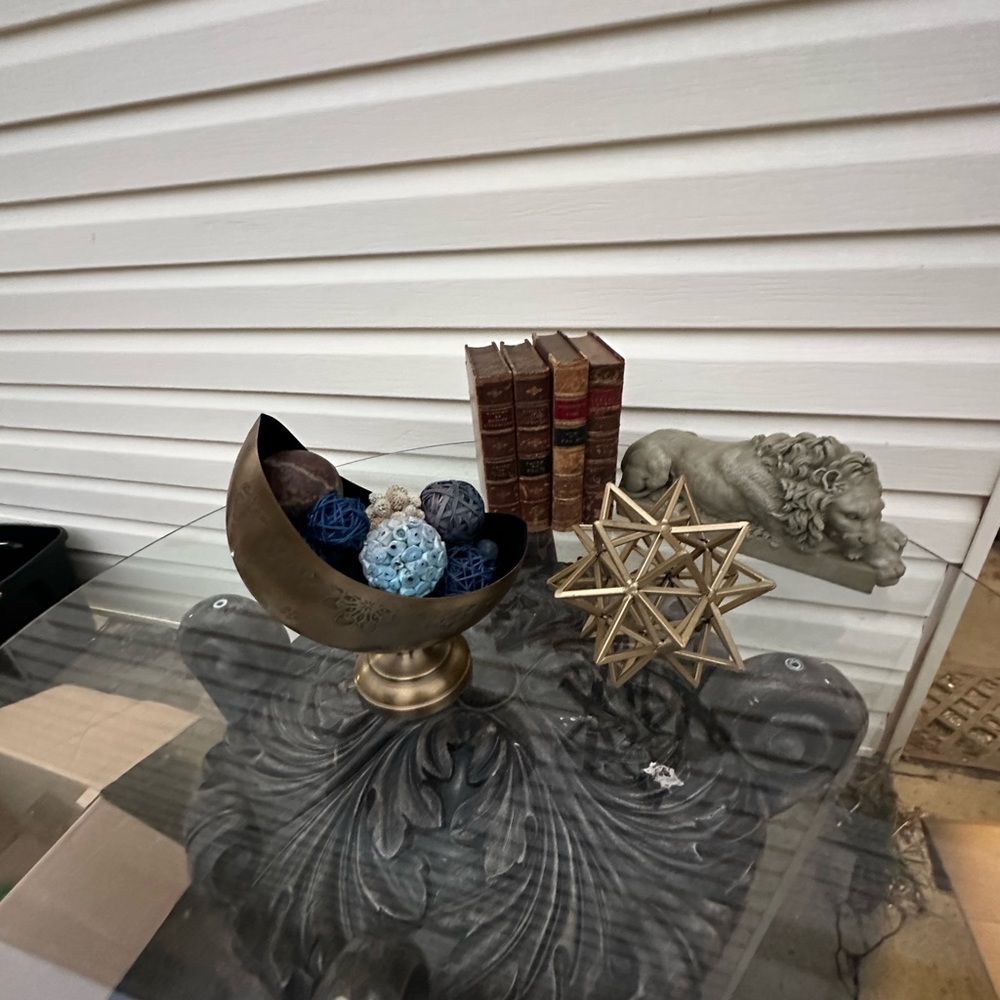 Brass moon 🌙 vase and star ⭐️